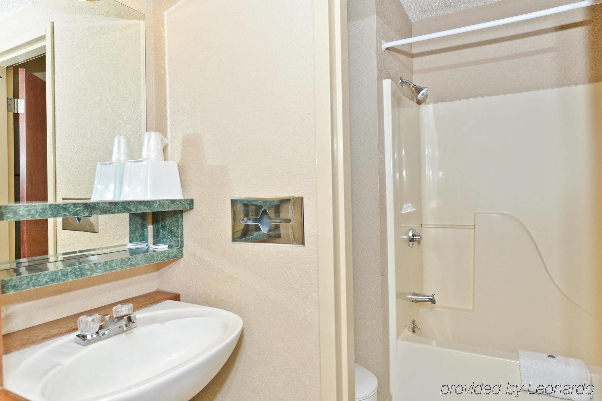 Americas Best Value Inn - Springfield / I-65 Battlefield 部屋 写真